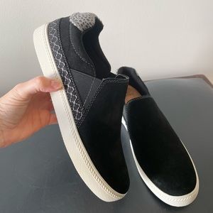 EARTH ORIGINS Zandel Slip On Shoes Black Suede w/ Gray Women’s Size 9